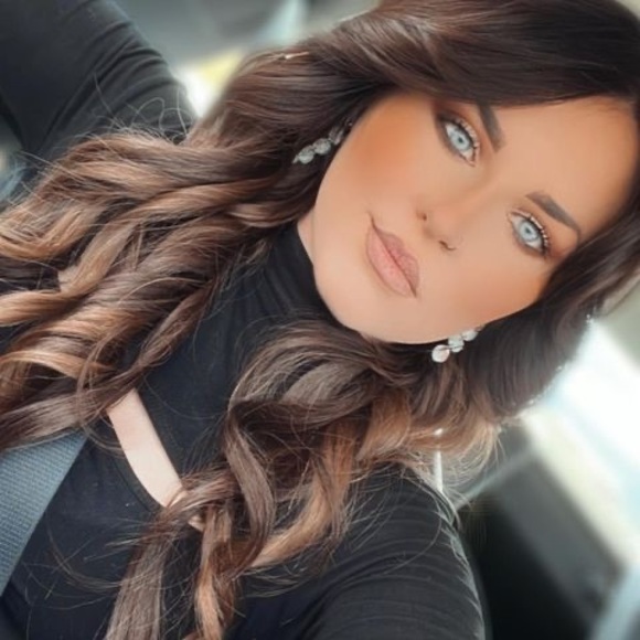 Meet your Posher, Tarah - Picture 1 of 1